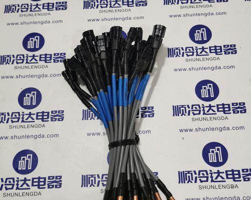 轻松掌握电脑右下角图标隐藏的技巧（隐藏任务栏图标）