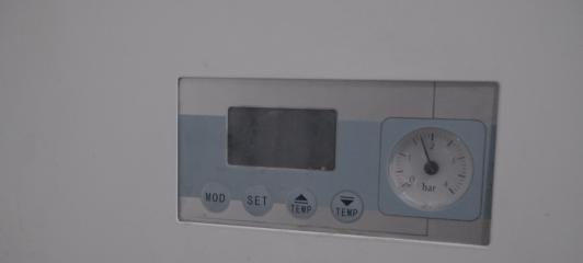 解决海尔壁挂炉显示E1故障的有效方法（排除海尔壁挂炉显示E1故障的步骤和技巧）