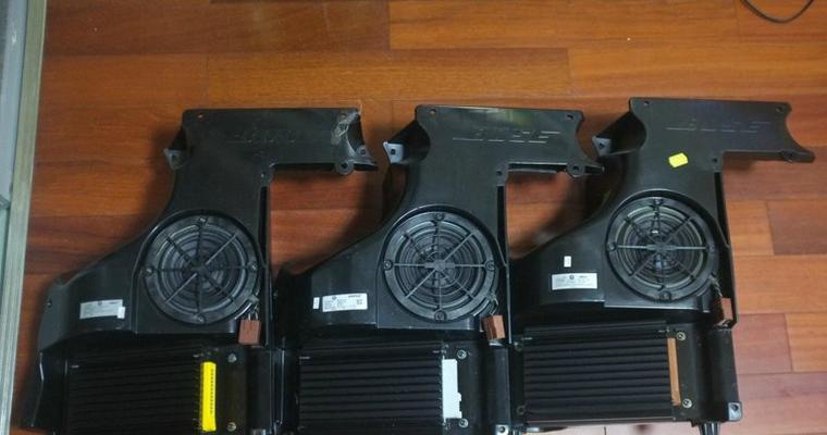 罗密欧低音炮的音量调节方法是什么？